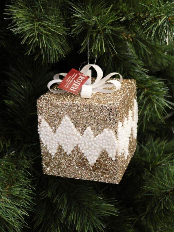 Complete your Christmas decorations with our premium Christmas gift ornaments, designed to bring beauty and elegance to every Christmas tree. Available in a wide range of colors, sizes, and unique designs, our Christmas ornaments are perfect for homes, hotels, restaurants, shopping malls, offices, and festive displays At Rojeh Store, we proudly offer Jordan’s largest collection of Christmas gift ornaments, hanging Christmas decorations, Christmas tree ornaments, decorative hangers, and Christmas tree decorations. Visit our showroom in Fuheis, Amman, Jordan, or shop online to discover high-quality Christmas décor for every style Whether you’re looking for Christmas tree ornaments, decorative Christmas gift hangers, shatterproof Christmas ornaments, luxury Christmas ornaments, hanging gift decorations, or premium Christmas decorations, you’ll find the perfect pieces at Rojeh Store